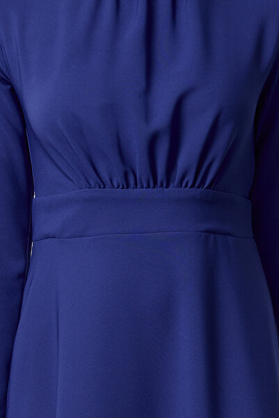 Trendyol Collection Šaty na skater Midi Saks s stojáčkem - Twoaw25el00256