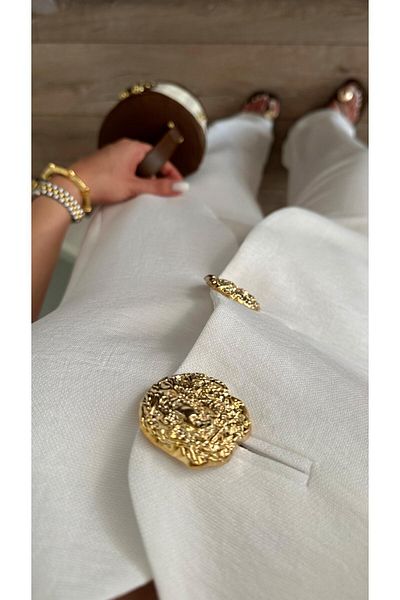 HAZELANNA سترة بيضاء كبيرة مبطنة بأزرار