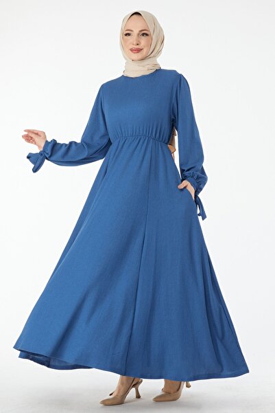 TOFİSA Niebieska koronkowa sukienka z detalami – prosty okrągły dekolt, elastyczny pas, sznurowane rękawy – 24460