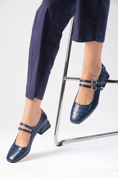 Mio Gusto Giorgia Navy Blue Short Heeled Blunt Toe Women's Shoes