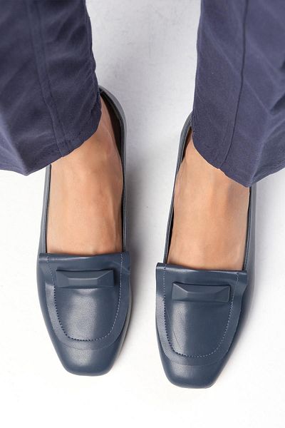 Mio Gusto Verona Women's Short Heeled Navy Blue Blunt Toe Shoes