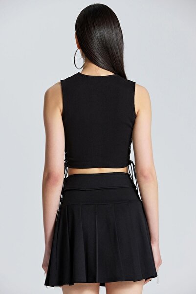 boutiquen 2527 Black Crop with Eyelet Tie