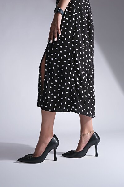 Marjin Dámské boty na černém jehlovém podpatku se špičatou špičkou a přezkou