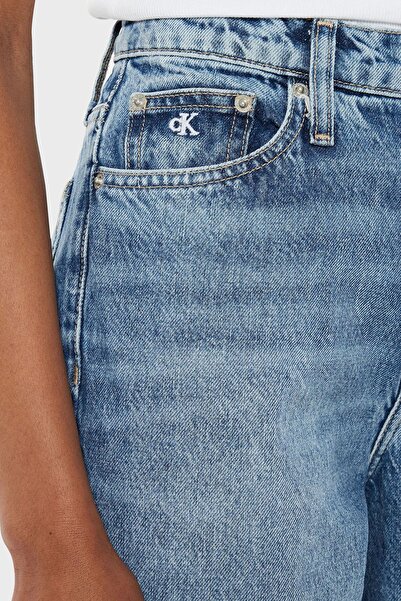 Calvin Klein Sert Pamuklu Yüksek Bel Mom Jeans J20J2236551A4  KOT PANTOLON J20J223655 1A4