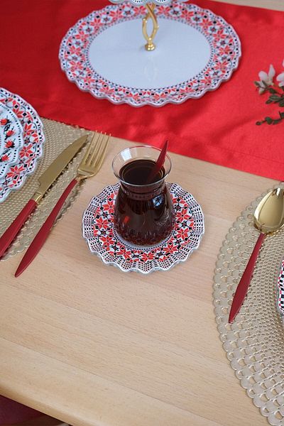 Glore Carmine 6-person Tea Plate Set