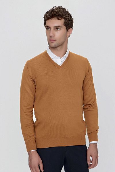 Morven Men's Brown Basic Dynamic Fit Relaxed Cut V-Neck Knitwear Sweater