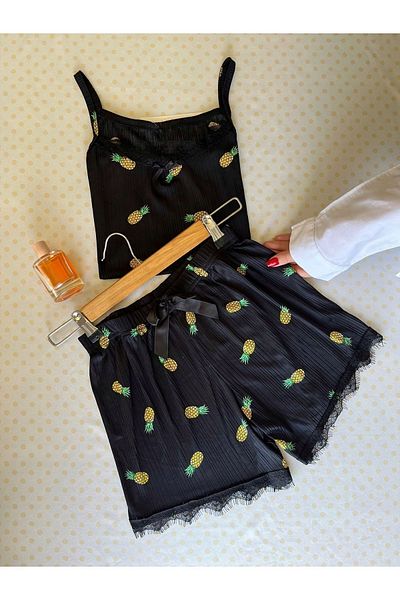 Butik Set de pijamale cu curea din frânghie din dantelă neagră cu model Pegasus