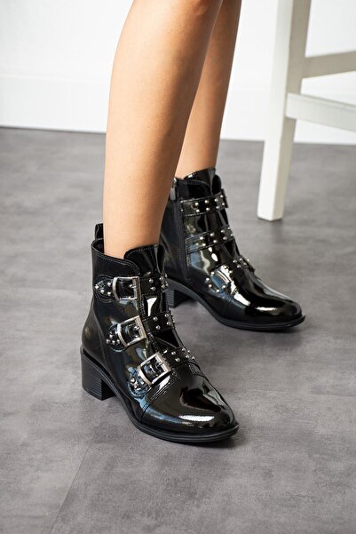 Papuckurdu Kadın Siyah Tokalı Bot