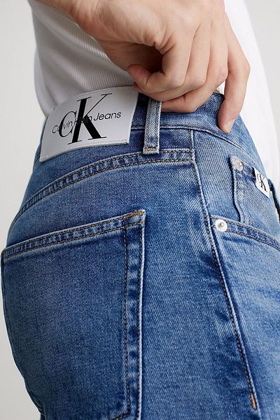 Calvin Klein Ανδρικό μπλε τζιν με κανονική μέση, ίσια γραμμή J30J324845-1A4