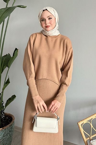 InStyle Πλεκτό κοστούμι με μπαλόνι σε χρώμα καμήλας