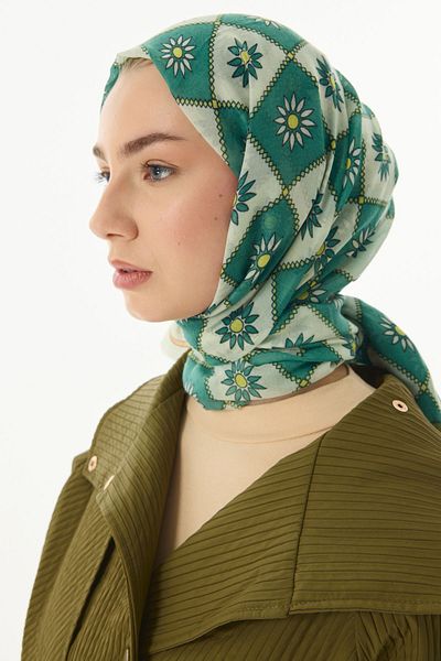 SOFT AKSESUAR Daisy Patterned Shawl - Stylish and Comfortable