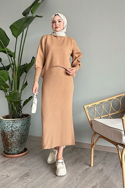 InStyle Πλεκτό κοστούμι με μπαλόνι σε χρώμα καμήλας