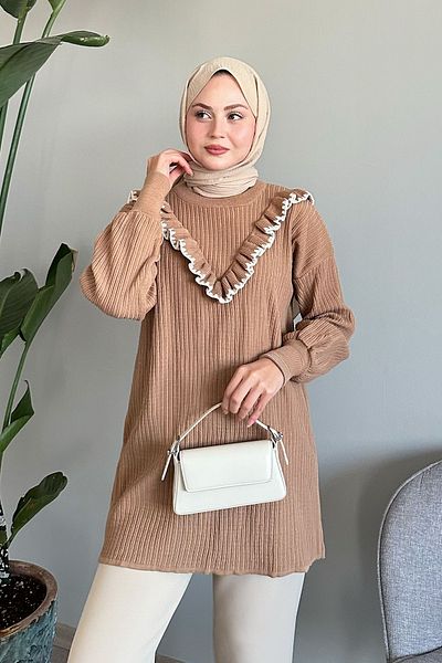 InStyle Pulover din tricotaje Camel - cu volane si cusaturi