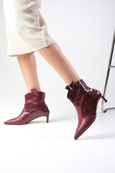 Mio Gusto Coralie Burgundy Zippered Faux Fur Lined Short Heel Women's Boots
