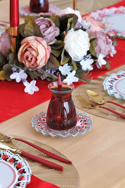 Glore Carmine 6-Piece Tea Set