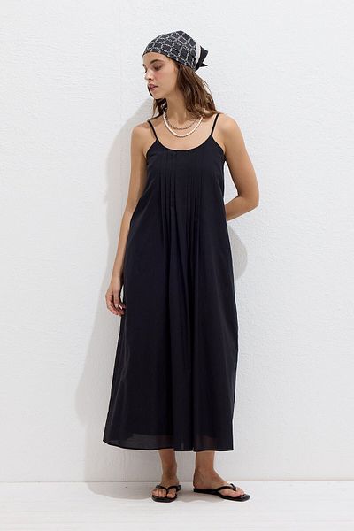 Manuka Geripptes Kleid mit schwarzen Trägern