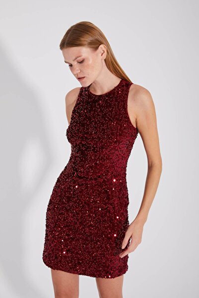 ONE8 Party Elbisesi Bordo Pul Payetli Kadife Kumaş Sırt Dekolte Astarlı Mini Elbise