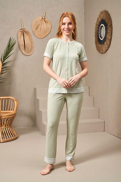 PJS 25126 Set pijamale cu nasturi, cu gât rotund, cu dantelă