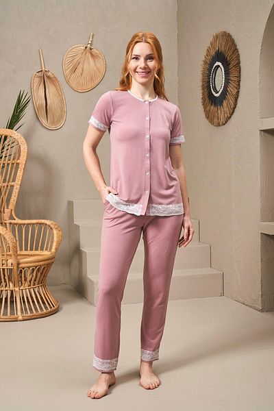 PJS 25126 Set de pijamale cu nasturi, cu gât rotund, cu dantelă