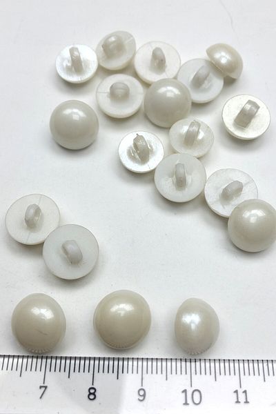 Limelia White Plastic Pearl Button