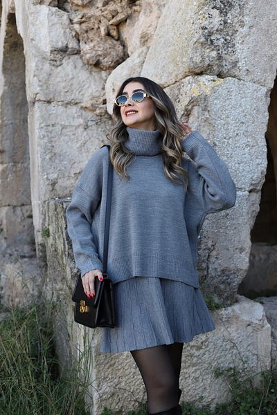bytugcekaya Σετ γκρι κανονικού μεγέθους με ριγέ φούστα με ζιβάγκο