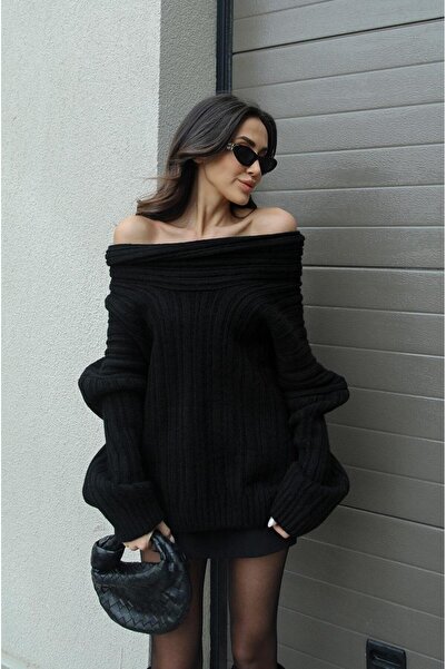 Havoş Siyah Daisy Geniş Yaka Tasarım Kazak