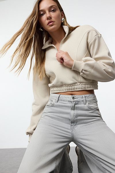 Trendyol Collection Ecru pletená mikina se stojatým límečkem a zipem - elastický pas v pase TWOAW25SW00128