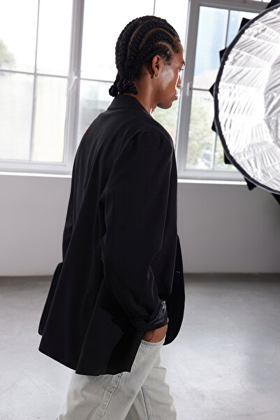 Trendyol Collection Ограничена серия - черно сако с отворени рамена с нормална кройка TMNAW25BC00002
