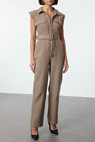 Trendyol Collection Tweed Woven Béžová kombinéza - Detail pásku a knoflíku, Košilový límec Twoaw24Tu0001