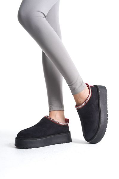 TRENDELLA Black Winter Furry Mini Bootie - Women