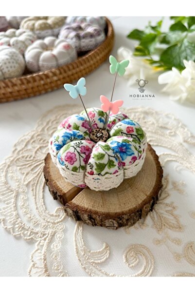 Hobianna El Yapımı Iğnelik + 3 Adet Dekoratif Toplu Iğne