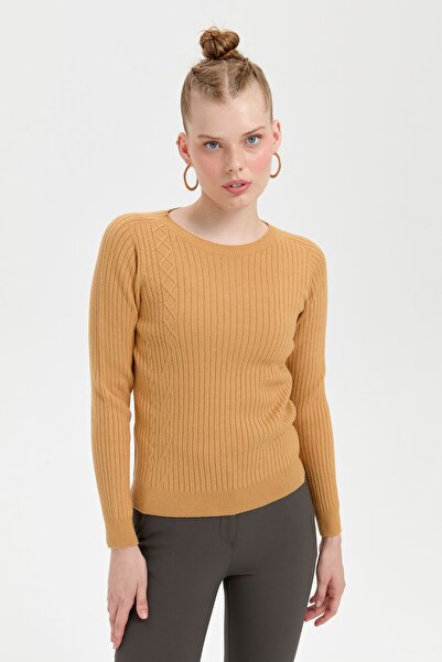 Desen Triko Γυναικείο πουλόβερ Camel Color - Ολόσωμο λαιμόκοψη, χωρίς ραφές και μοτίβο μπροστά