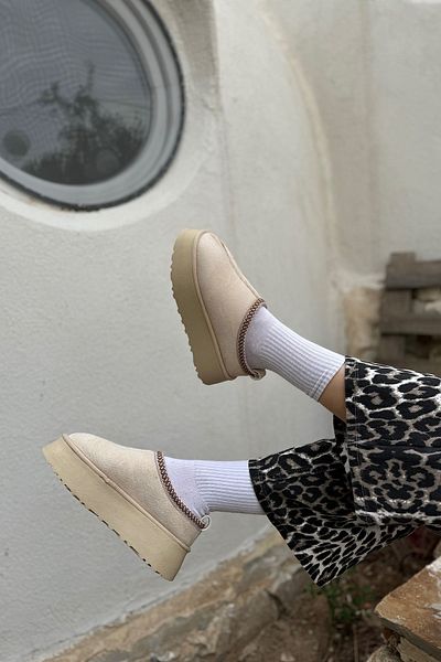 SHOEBELLAS Μπότες Aliza σε μπεζ σουέντ γούνα