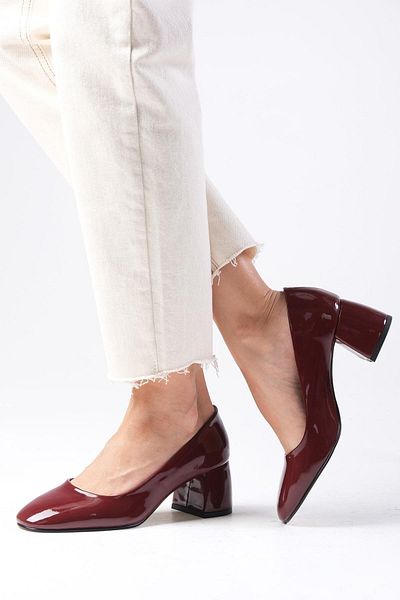 Mio Gusto Burgundy Jade Colored Patent Leather Block Round Toe Women's Mary Jane Heeled Shoes
