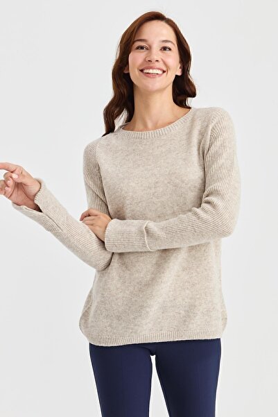 Desen Triko Γυναικείο πουλόβερ με λαιμόκοψη με μανίκια V. Beige