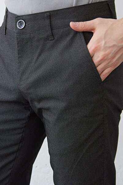 RAVANELLI Black Slim Fit Lycra Chino Pants - Modern Men's Design with Side Pockets