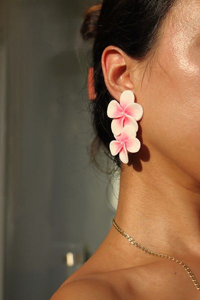 Gizy Store White Hawaiian Earrings - Polymer Clay Handmade