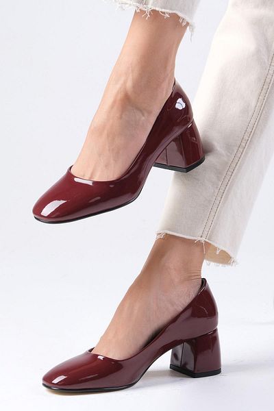 Mio Gusto Burgundy Jade Colored Patent Leather Block Round Toe Women's Mary Jane Heeled Shoes