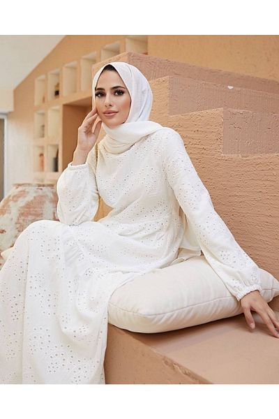 She Olive فستان حجاب مزين بالدانتيل - أبيض