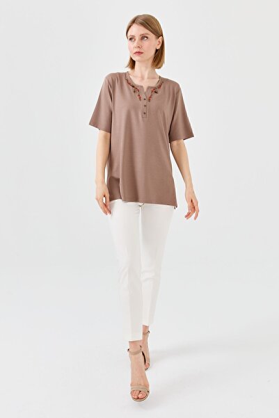 Desen Triko Γυναικείο χτενισμένο βαμβακερό μπλουζάκι με μαργαρίτα βιζόν