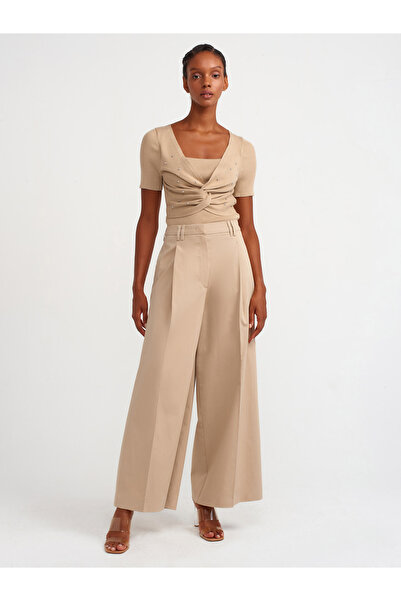 Dilvin 10389 Pulover de tricotaj de culoare bej cu detaliu de piatră în față