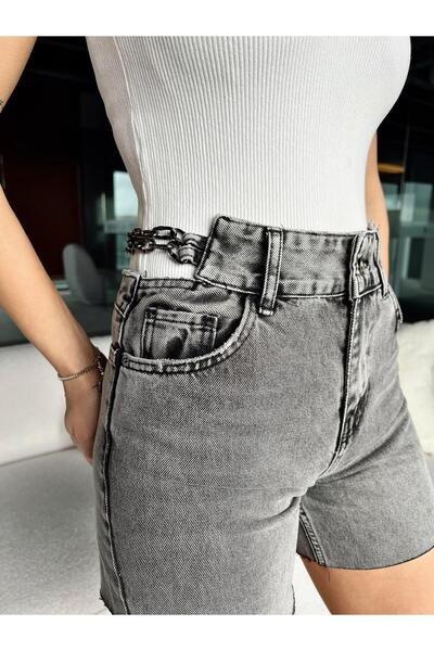 TamSeninTarzin Veronica Bel Zincir Aksesuarlı Denim Şort