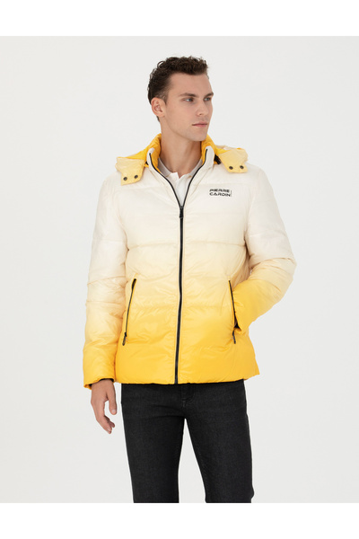 Pierre Cardin معطف رياضي بقلنسوة باللون الأصفر 50272840-VR044