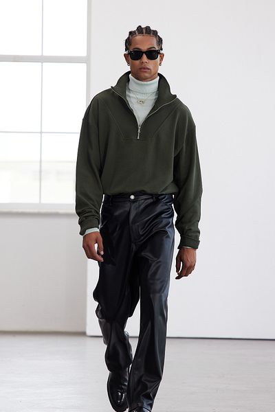Trendyol Collection Περιορισμένης έκδοσης Χακί Oversize/Φαρδύ κομμένο γιακά με φερμουάρ χωρίς ράχη TMNAW25SW00141