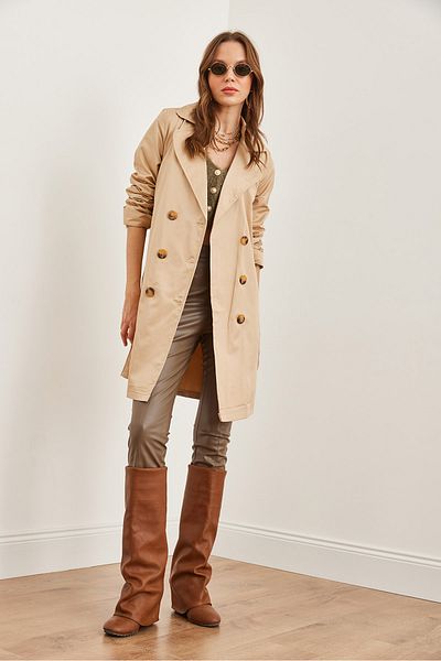 Olalook Beigefarbener dünner Trenchcoat – Knöpfe und Taschen, ungefüttert, TRC- 00000008