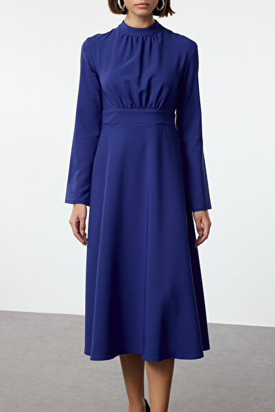 Trendyol Collection Šaty na skater Midi Saks s stojáčkem - Twoaw25el00256