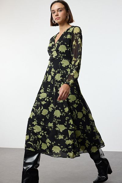 Trendyol Collection Μίντι σιφόν φόρεμα σε γραμμή Α - Μαύρο φλοράλ στάμπα TWOAW25EL00344