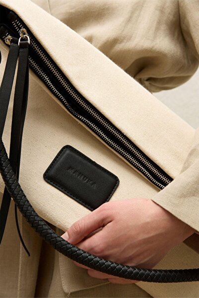 Manuka Černá spojková taška z přírodního plátna