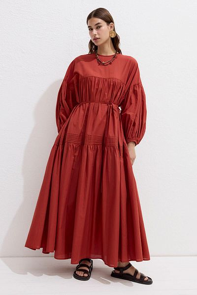 Manuka Orangefarbenes, übergroßes Voile-Kleid – gerafft