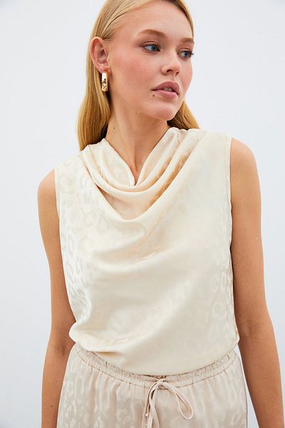 Sateen Degaje Collar Sleeveless Blouse - Stone Color